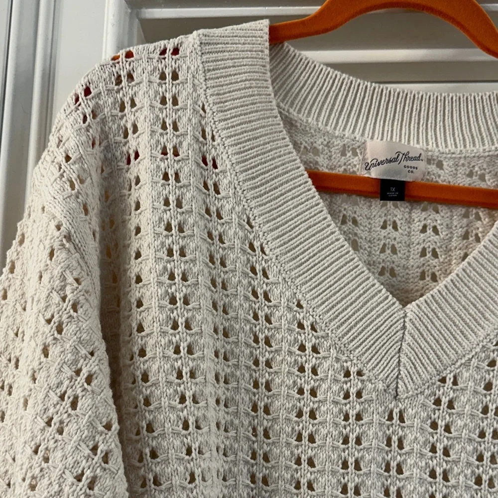 Universal Thread Cream V-Neck Sweater - Picture 4 of 5